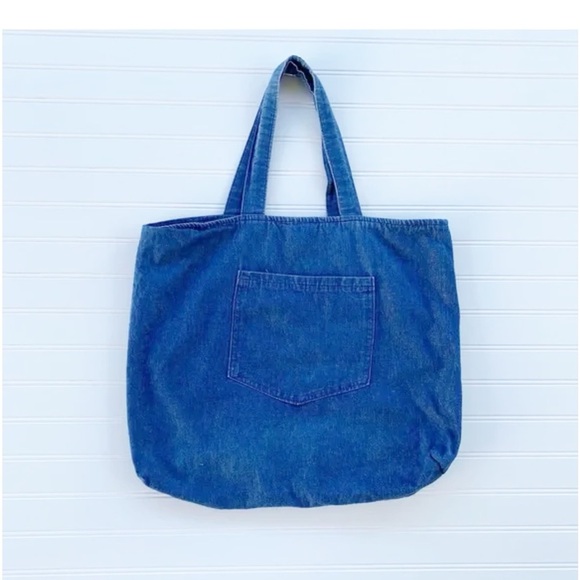 Vintage Blue and White Shoulder Bag with Floral Design - Picture 2 of 5